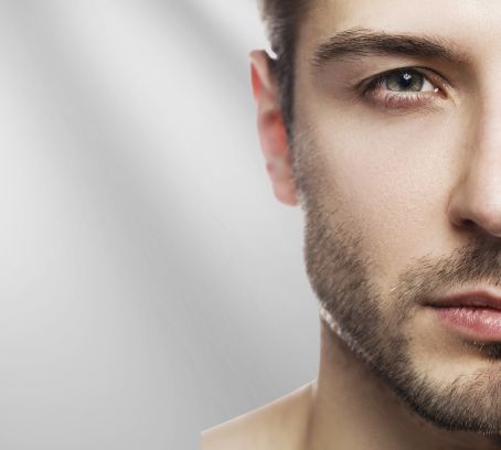 Cirugía estética masculina en Málaga - Dr. Carlos Bueno
